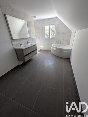 Location maison 6 pièces 147 m² Garancières
