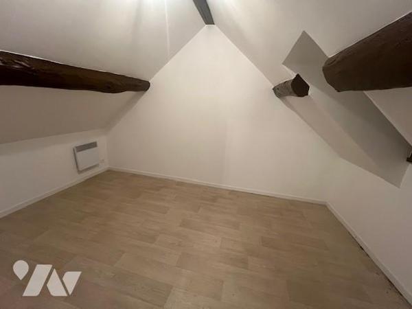 ENTRE ORBEC ET LISIEUX JOLIE PROPRIETE NORMANDE DANS UN BEL ENVIRONNEMENT