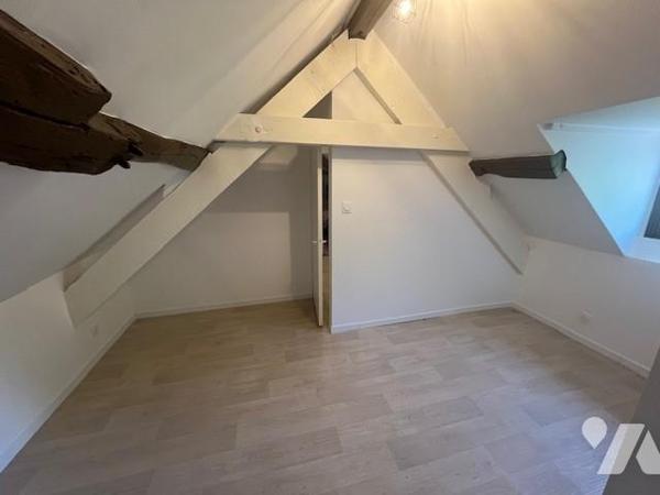 ENTRE ORBEC ET LISIEUX JOLIE PROPRIETE NORMANDE DANS UN BEL ENVIRONNEMENT