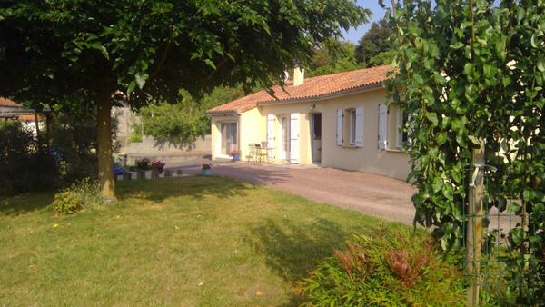 Belle maison de 115 m2 sur terrain de 1600 m2 ; toute équipée et prete à vivre