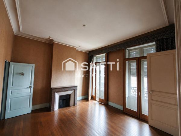Appartement Bourgeois d'exception Place des Carmes