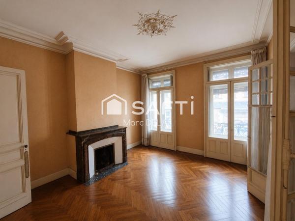 Appartement Bourgeois d'exception Place des Carmes