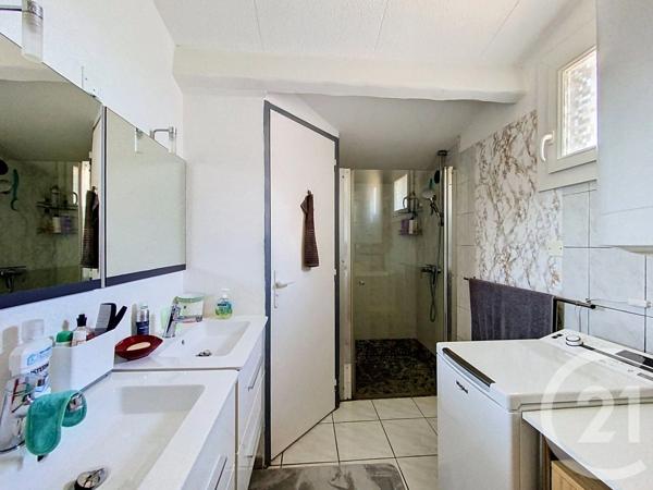 Appartement T4 à vendre  4 pièces - 102 m 2   AGDE  - 34