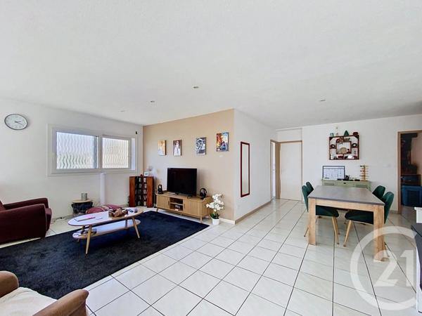 Appartement T4 à vendre  4 pièces - 102 m 2   AGDE  - 34