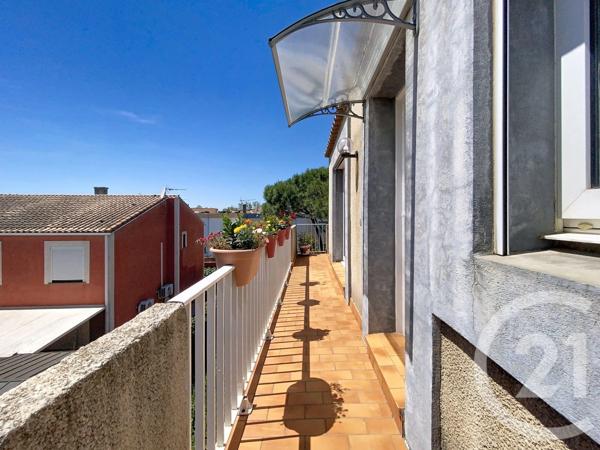 Appartement T4 à vendre  4 pièces - 102 m 2   AGDE  - 34