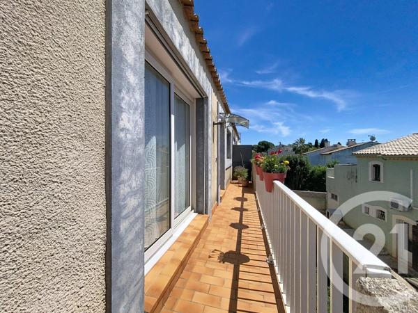 Appartement T4 à vendre  4 pièces - 102 m 2   AGDE  - 34