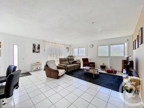 Appartement T4 à vendre  4 pièces - 102 m 2   AGDE  - 34