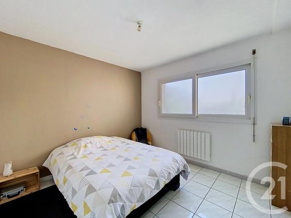Appartement T4 à vendre  4 pièces - 102 m 2   AGDE  - 34