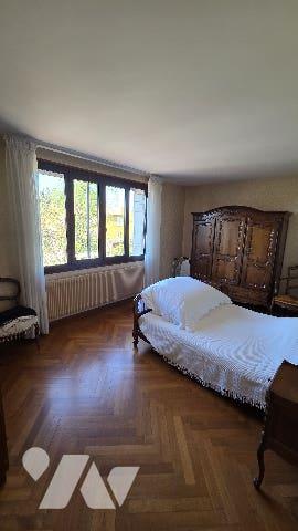 Villa 9 pièces 200m²