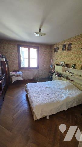 Villa 9 pièces 200m²
