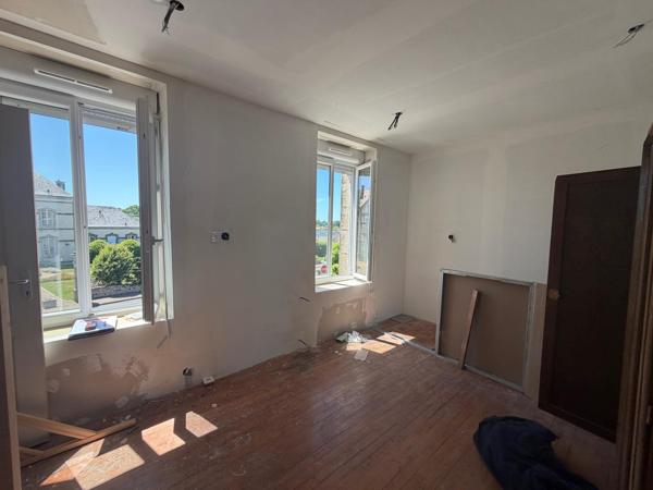 Maison de 6 pièces de 149 m² à Faye-l'Abbesse