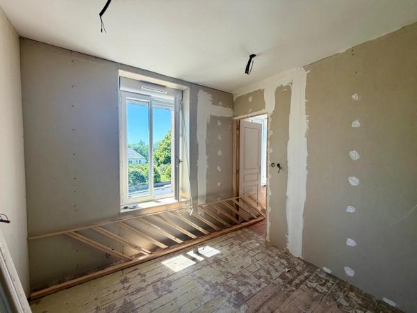 Maison de 6 pièces de 149 m² à Faye-l'Abbesse