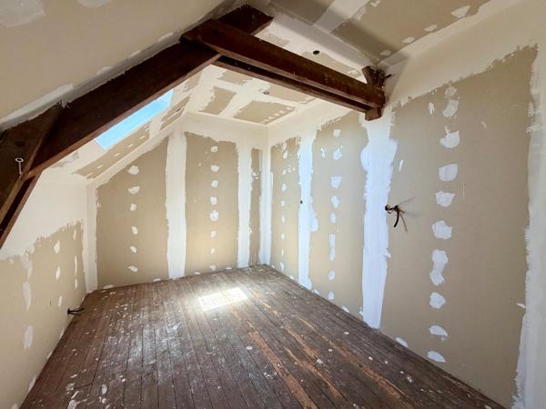 Maison de 6 pièces de 149 m² à Faye-l'Abbesse