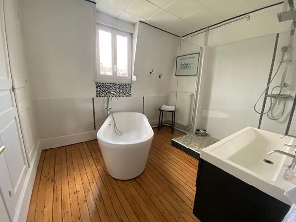 Maison Saint Quentin 8 pièce(s) 169 m2