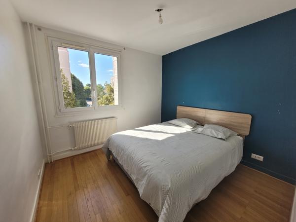 LOCATION 69300 CALUIRE ET CUIRE - APPARTEMENT T3 MEUBLE - BALCON