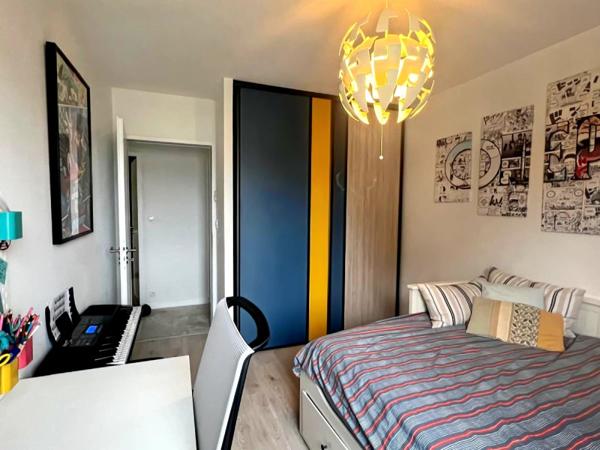 « Aux portes de Bordeaux Élégante contemporaine de plain-pied dans un environnement privilégié ». Latresne