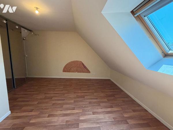EXCLUSIVITE - MONTFORT SUR MEU, appartement T2 de 49 m² et garage fermé