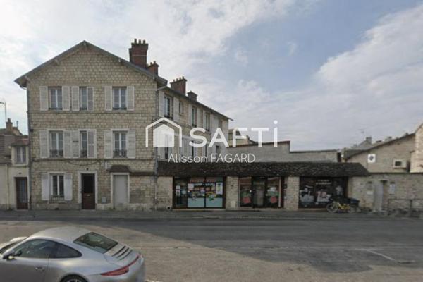 Local commercial centre Chantilly