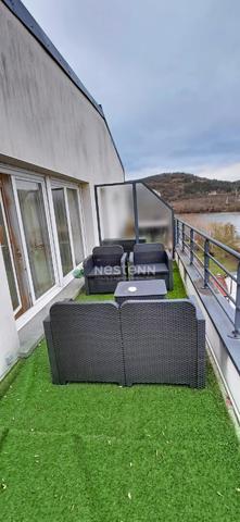 Appartement lumineux à Vernon, proche Seine, dernier étage avec parking