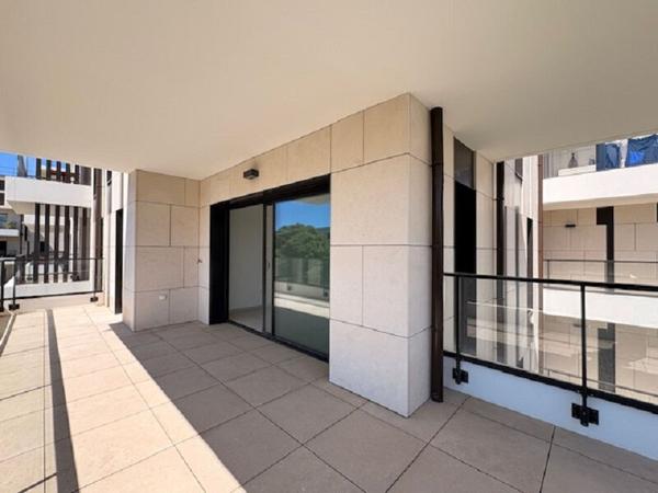Marseille 8 Appartement  3 pièce(s) 68.48 m² ADN BORELY  Terrasse Deux Box