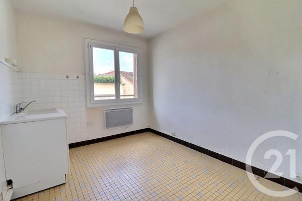 Appartement à vendre  4 pièces - 65,90 m 2   AMBERIEU EN BUGEY  - 01