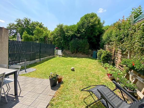 Maison Jouy Le Moutier 95 m2 avec sous sol garage et terrain.