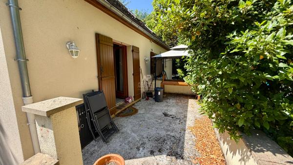 Maison Vaureal 8 pièce(s) 126 m2 490 000 € **  - Référence  2337