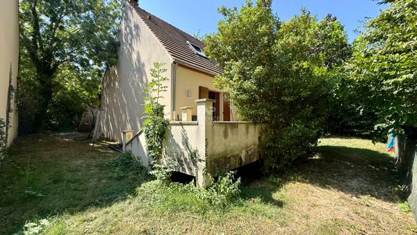 Maison Vaureal 8 pièce(s) 126 m2 490 000 € **  - Référence  2337