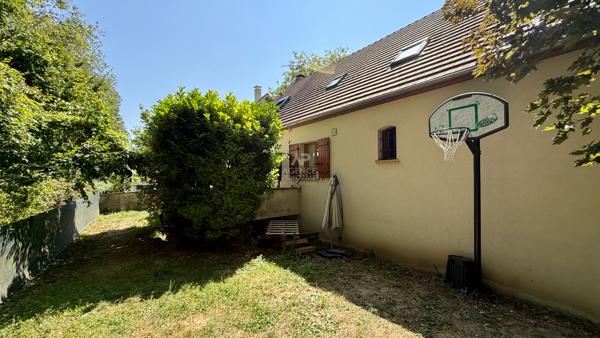 Maison Vaureal 8 pièce(s) 126 m2 490 000 € **  - Référence  2337