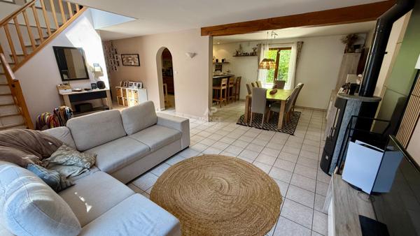 Maison Vaureal 8 pièce(s) 126 m2 490 000 € **  - Référence  2337