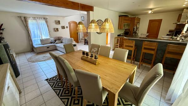 Maison Vaureal 8 pièce(s) 126 m2 490 000 € **  - Référence  2337