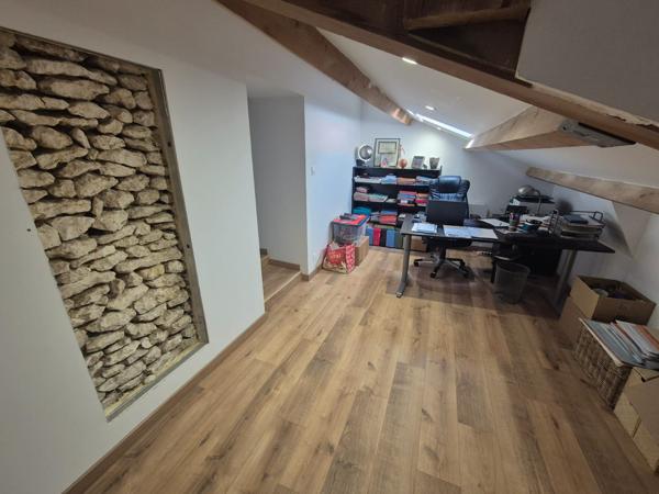 Maison 4 pièce(s) 3 chambre(s) 143 m²