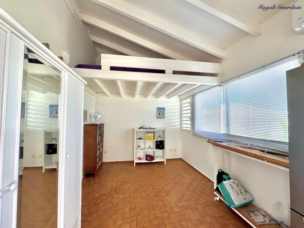 EXCLUSIVITÉ – A VENDRE APPARTEMENT MEUBLE, PIED A TERRE IDEAL A SAINT FRANCOIS