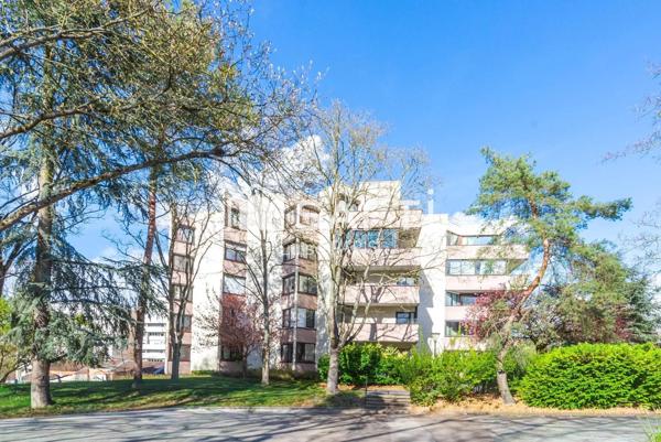 Saint-Germain-en-Laye –  Appartement 3 pièces 75,40 m² - balcon, parking