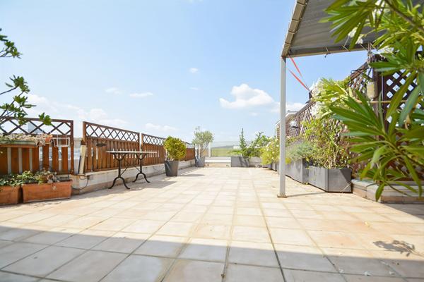 7 pièce(s) 148 m2 DERNIER ETAGE TERRASSE