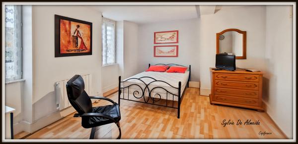 Maison à vendre 150 m² 7 pièces, 4chambres , cour, appartement