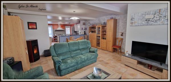 Maison à vendre 150 m² 7 pièces, 4chambres , cour, appartement