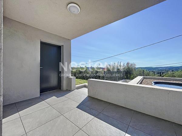 Maison a vendre a Peymeinade - 3 chambres, garage double, vue degagee