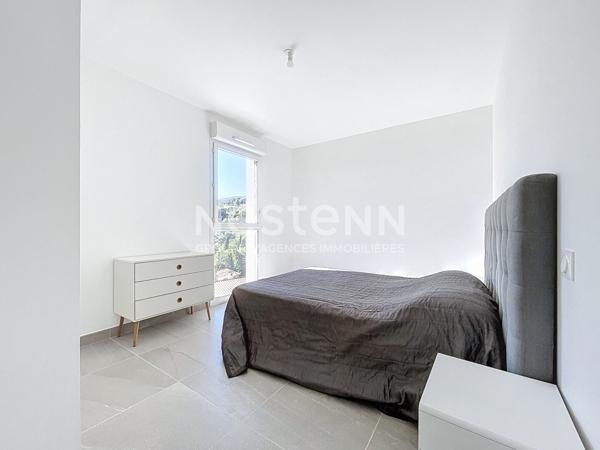 Maison a vendre a Peymeinade - 3 chambres, garage double, vue degagee