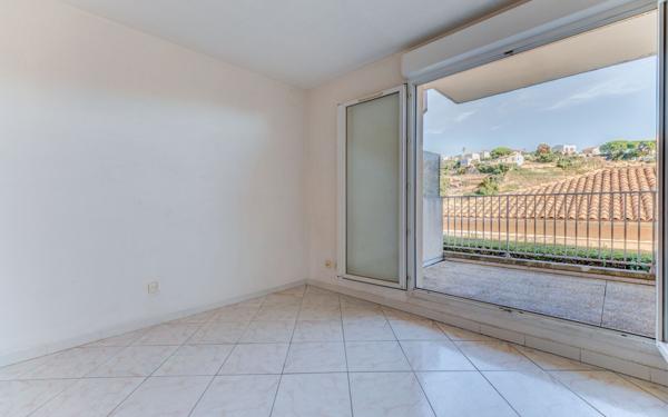 Appartement à vendre    1 pièce • 16 m2 Nice