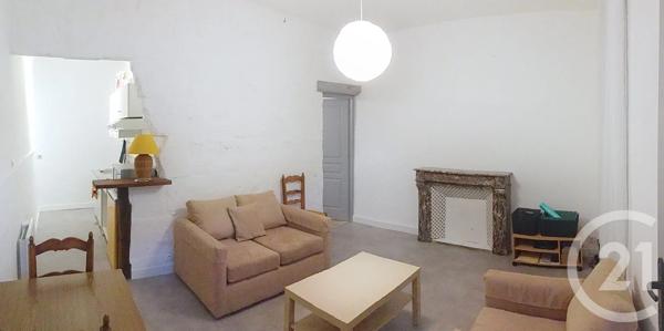 Immeuble à vendre  104,95 m 2   BARBENTANE  - 13