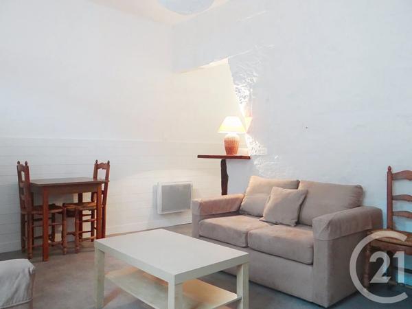 Immeuble à vendre  104,95 m 2   BARBENTANE  - 13