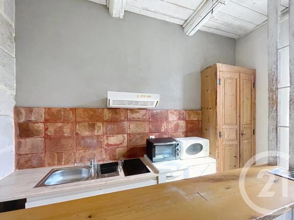 Immeuble à vendre  104,95 m 2   BARBENTANE  - 13