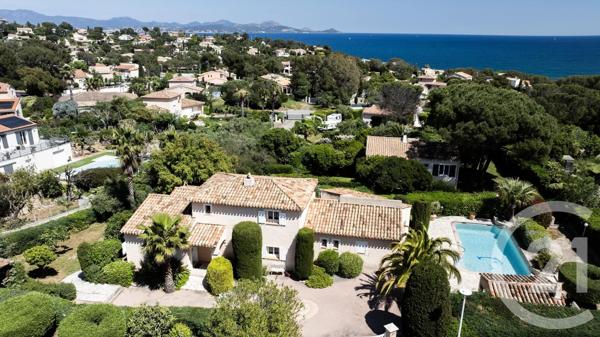 Maison à vendre  5 pièces - 145 m 2   LES ISSAMBRES  - 83