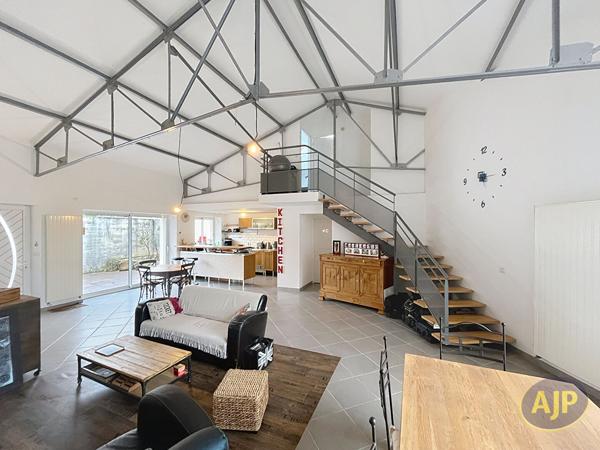 Appartement à louer Cholet : 4 pièces, 125m² avec 3 chambre(s) à 1 110€ - AJP Immobilier Cholet