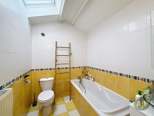 Appartement à louer Cholet : 4 pièces, 125m² avec 3 chambre(s) à 1 110€ - AJP Immobilier Cholet