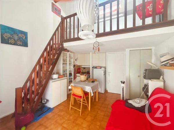 Appartement Studio à vendre  1 pièce - 22,74 m 2   TOULON  - 83