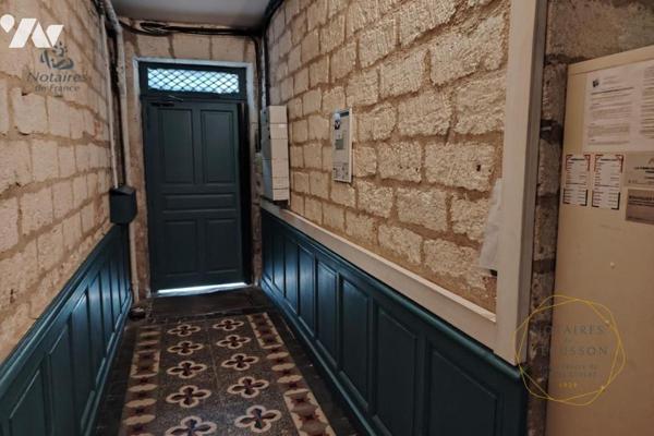 Appartement T3 avec cave et grenier, proche Halles Laissac et Gare Saint Roch à MONTPELLIER