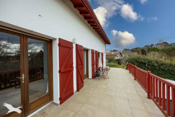 Maison à vendre |                                       Arbonne |                                        7 pièces  |  196 m²