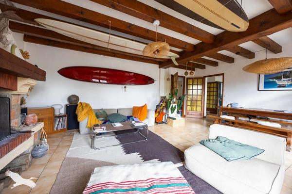 Maison à vendre |                                       Arbonne |                                        7 pièces  |  196 m²